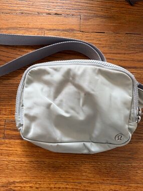 lululemon athletica Light Gray/Gray Crossbody Belt Bag large size
